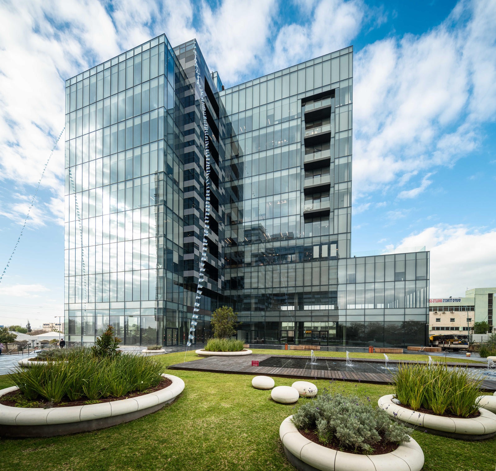 Gavyam Holon, İsrail 